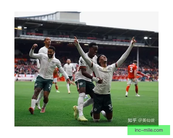 切尔西女足力压群雄勇夺英超联赛桂冠荣耀时刻